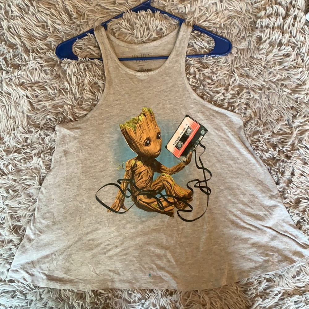 Gray tank top
